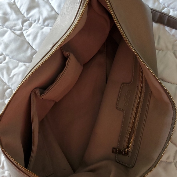 BCBG Paris Grey Crossbody Bag - Picture 4 of 5